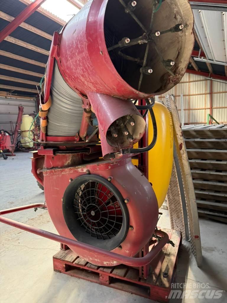 Hardi 600 SVCO 悬挂式喷雾机