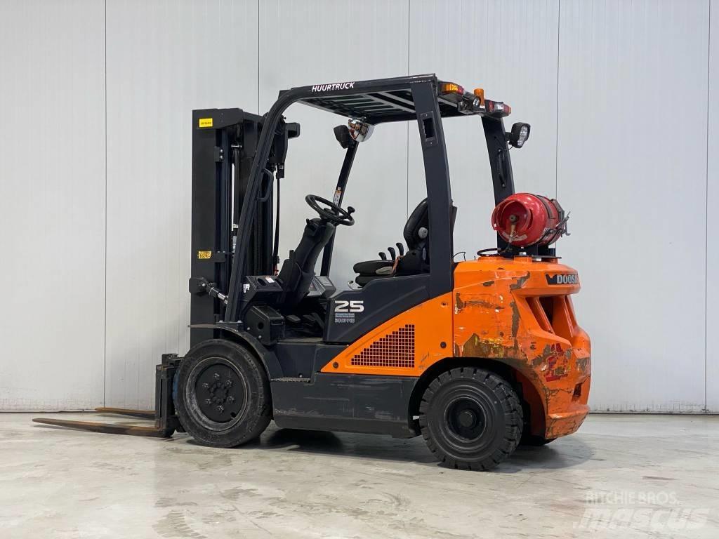 Doosan G25N-7 天然气叉车