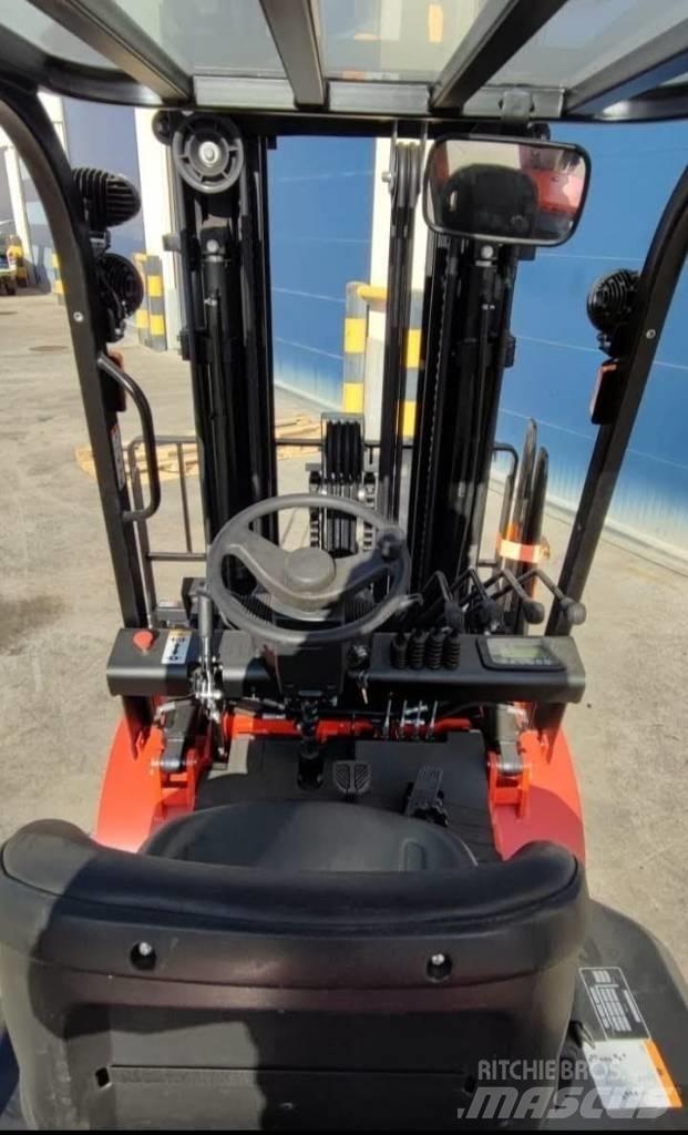 EP EQUIPMENT EFL302 电动叉车