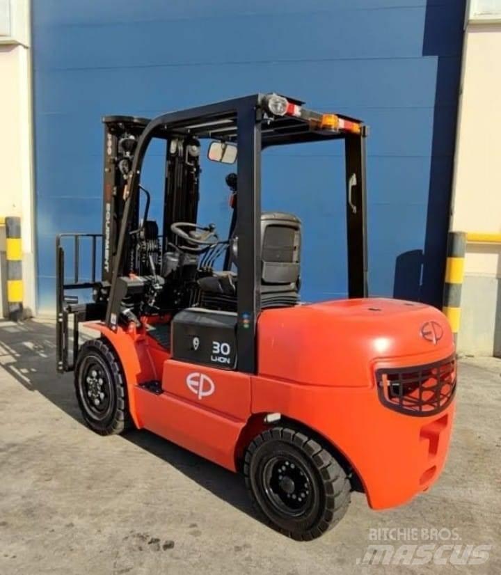 EP EQUIPMENT EFL302 电动叉车