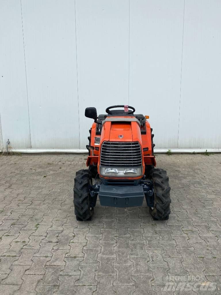 Kubota Aste A17 小型拖拉机