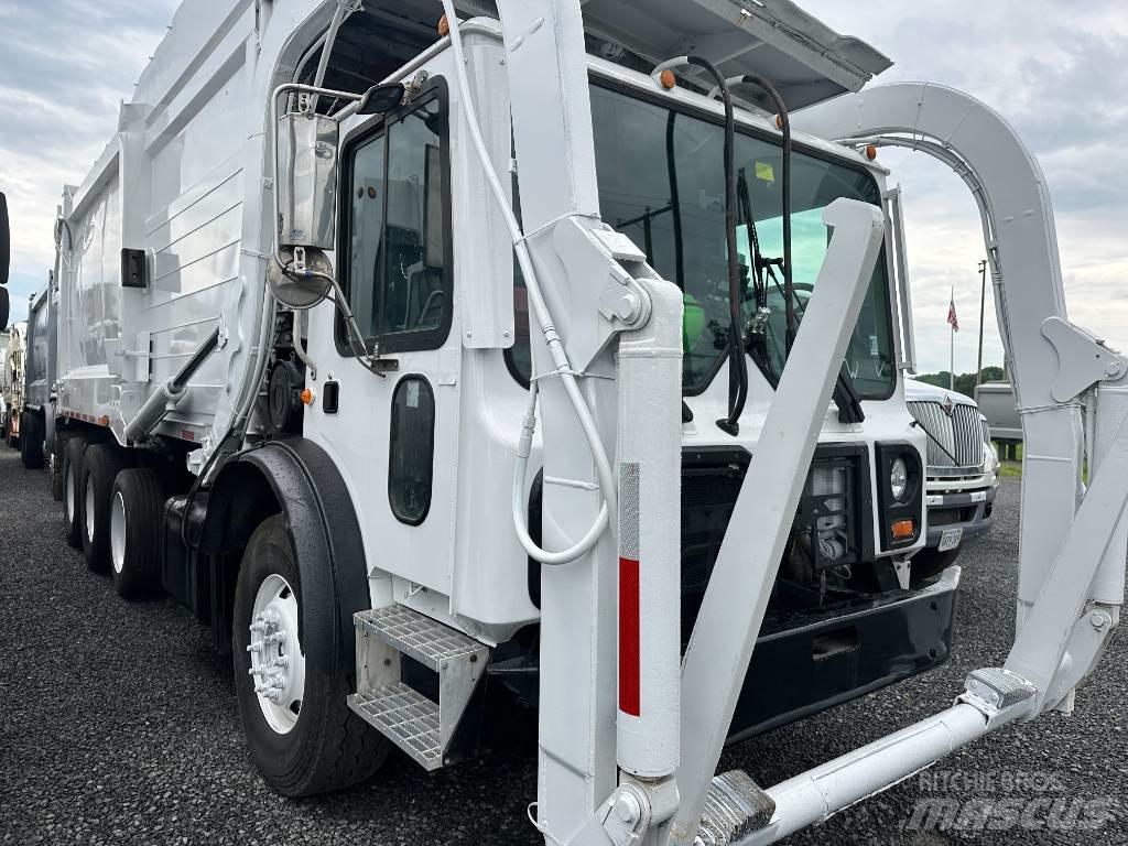 Mack MRU613 垃圾车