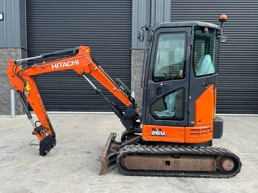 Hitachi ZX 26 U-6 cr 小型挖掘机
