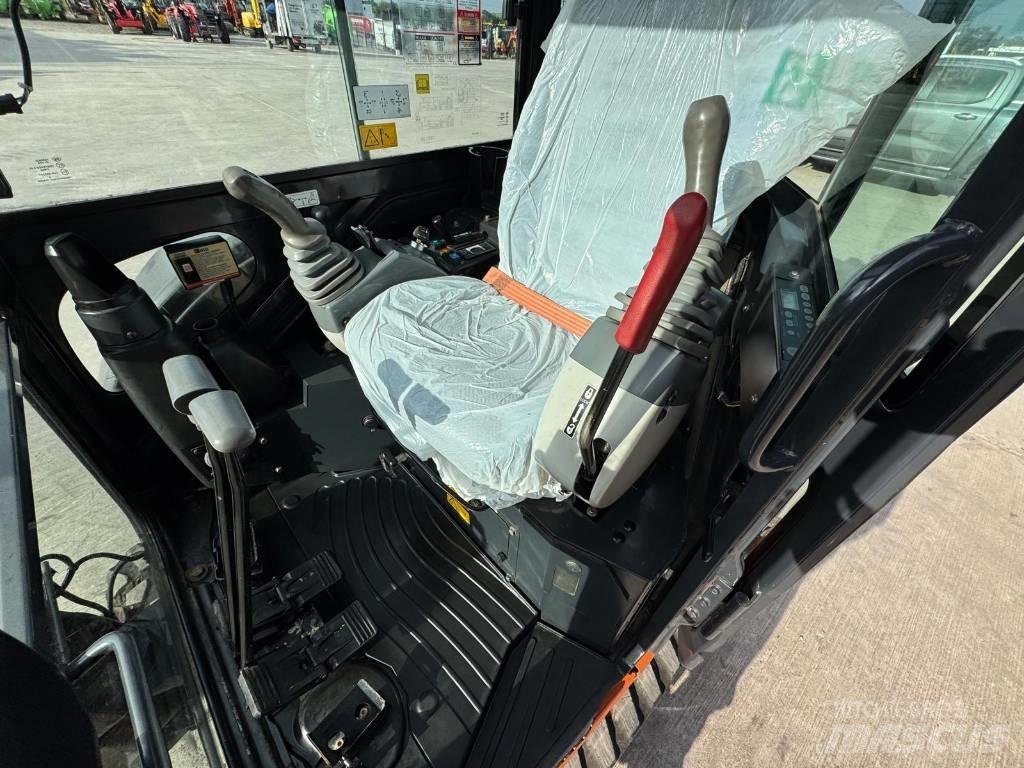 Hitachi ZX 26 U-6 cr 小型挖掘机