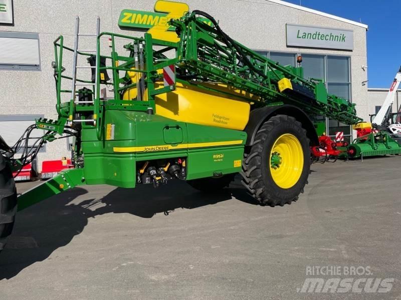 John Deere R952i 牵引式喷雾机