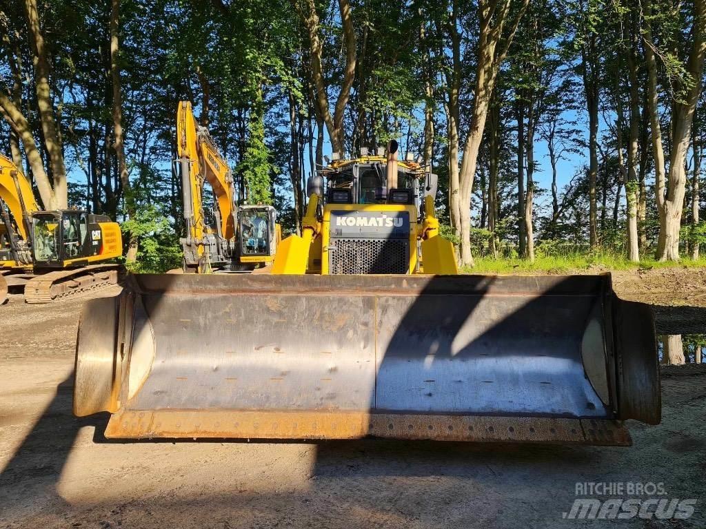 Komatsu D65PX-17 履带式推土机