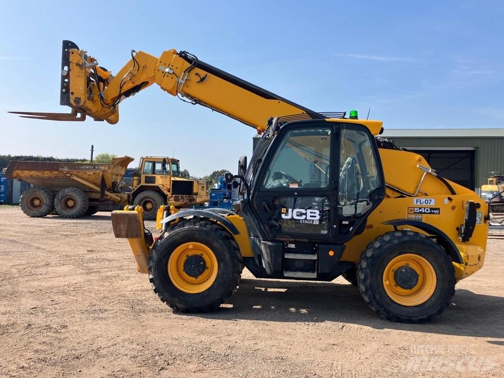 JCB 540-140 伸缩臂叉装车|叉装车