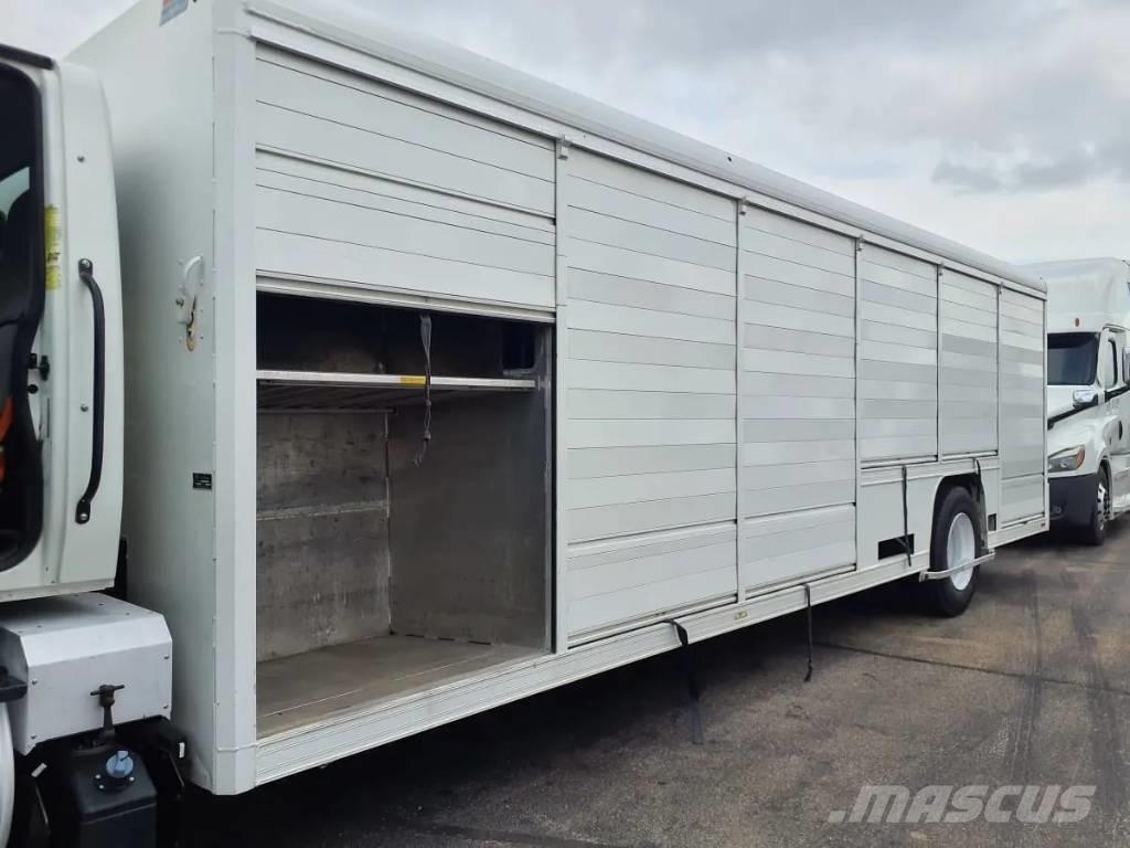 International 4300 饮料运输车