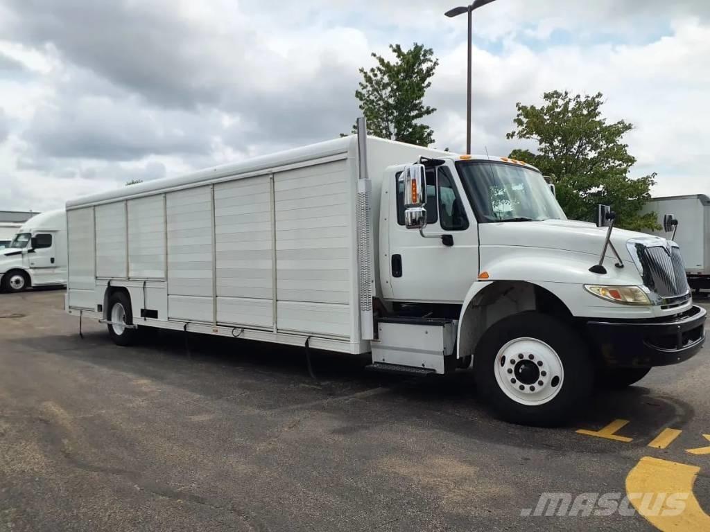 International 4300 饮料运输车