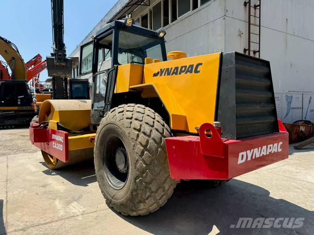 Dynapac CA 30 D 单轮压路机