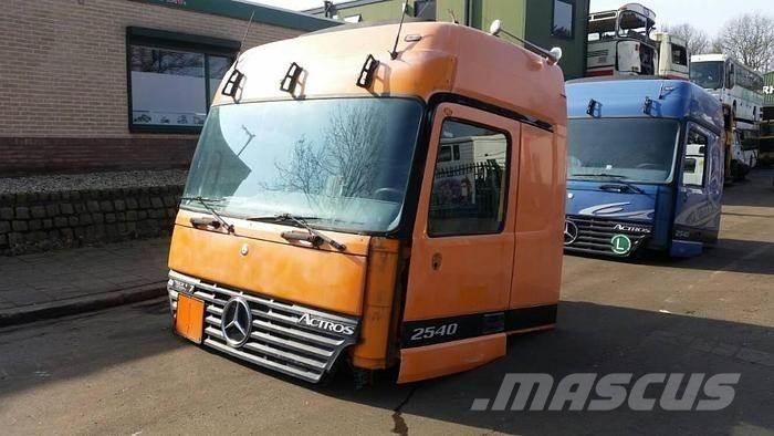 Mercedes-Benz 2540 运输工具-其他