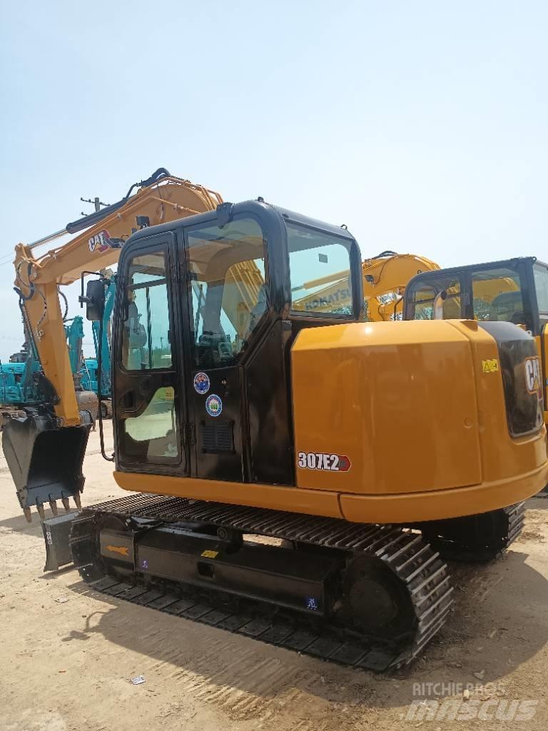CAT 307E2 中型挖掘机