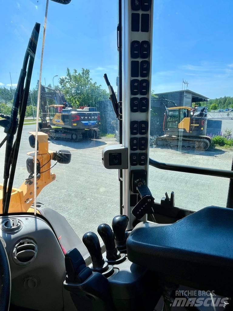 Volvo L 120 H 轮式装载机