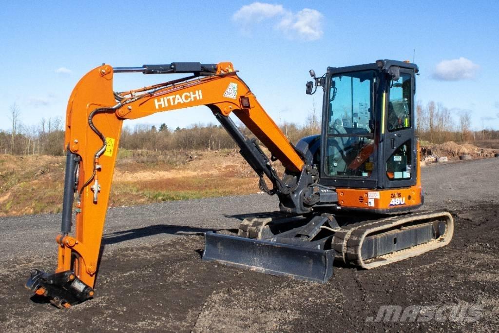 Hitachi ZX48U 小型挖掘机