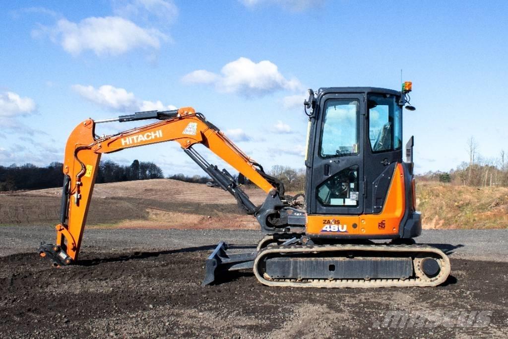 Hitachi ZX48U 小型挖掘机