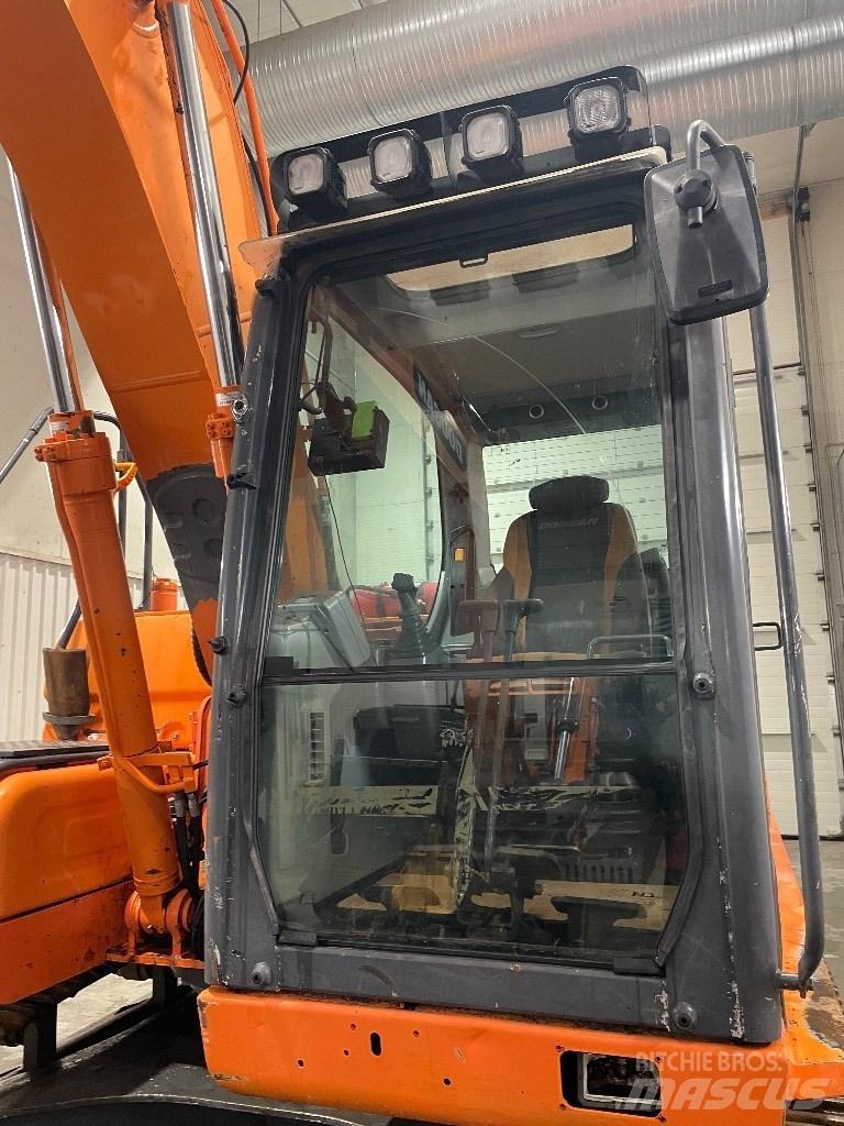 Doosan DX 160 履带挖掘机