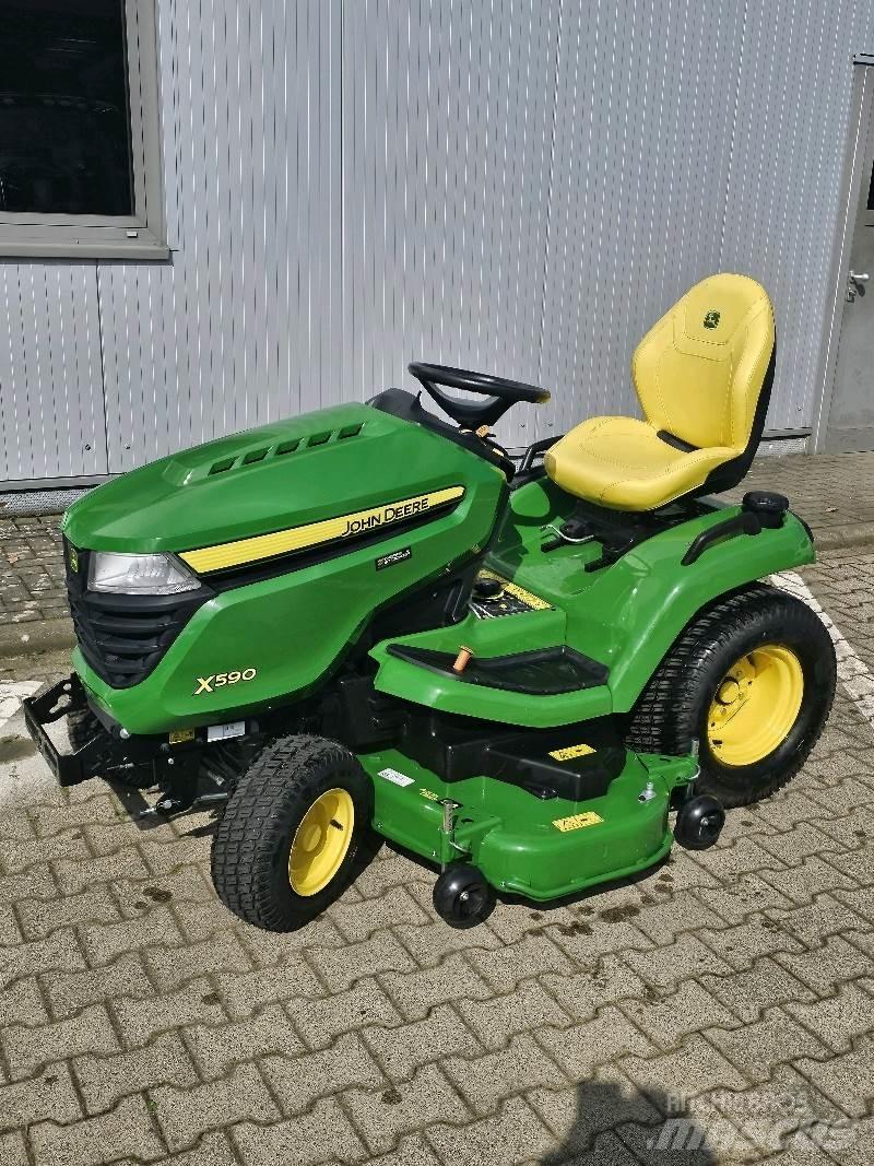 John Deere X590 割草机
