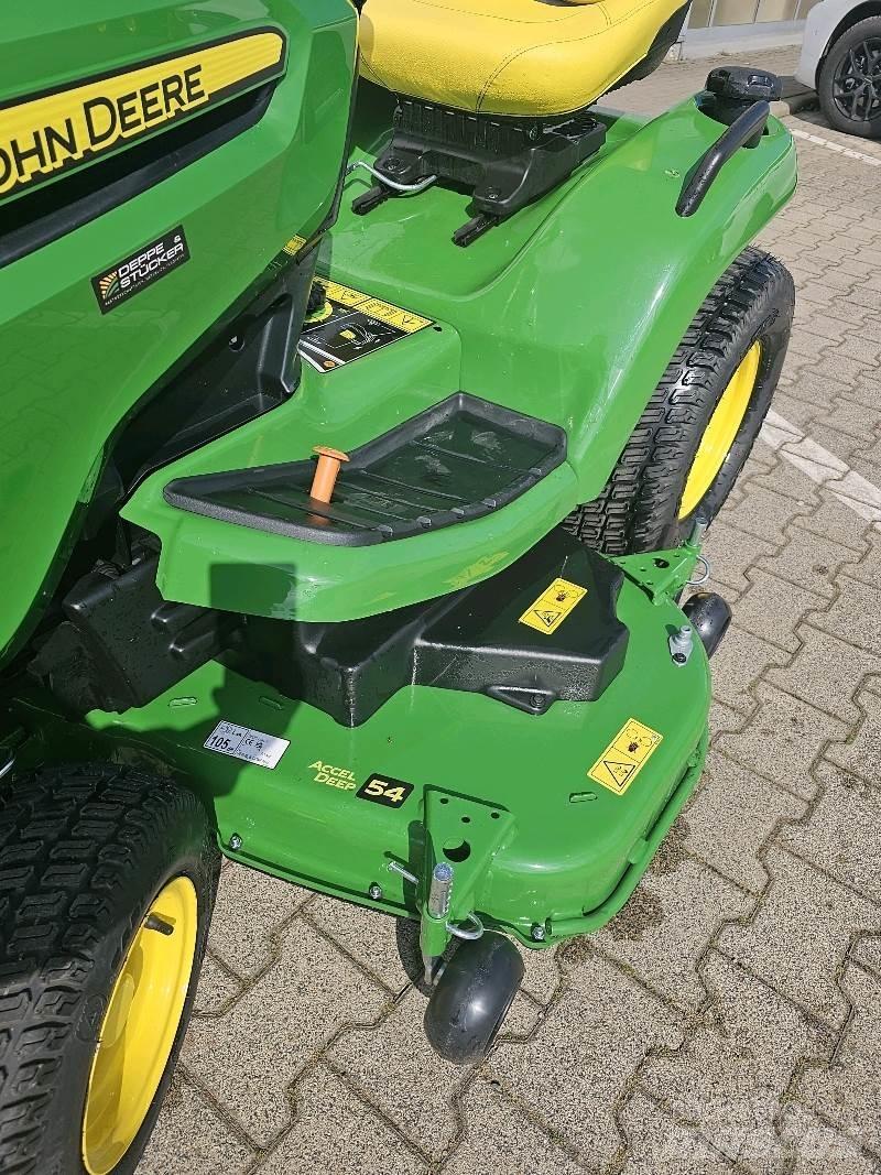 John Deere X590 割草机