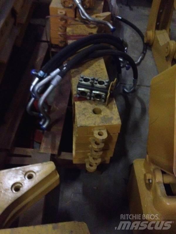 CAT D7H Ripper NEW 建筑机械-其他