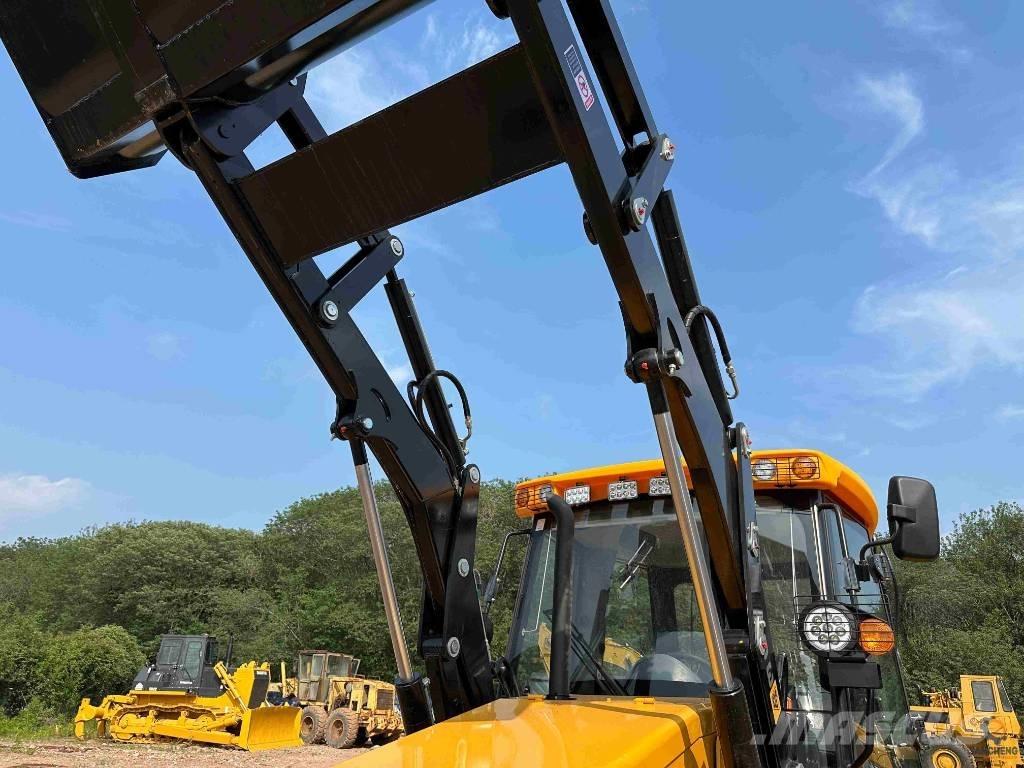 JCB 3CX 反铲装载机