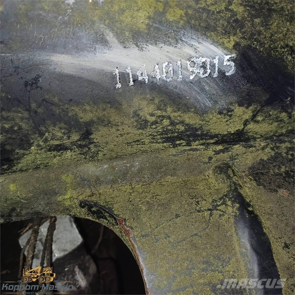 Komatsu C144 收割机机箱