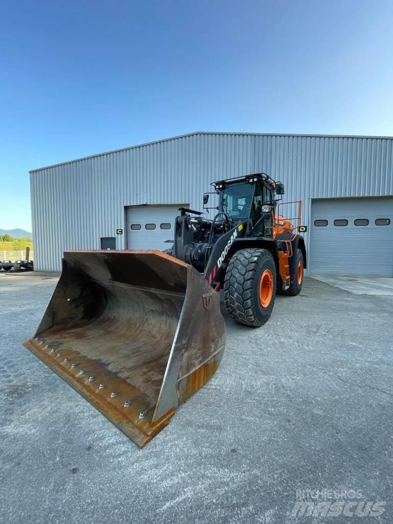 Doosan DL 320-7 轮式装载机