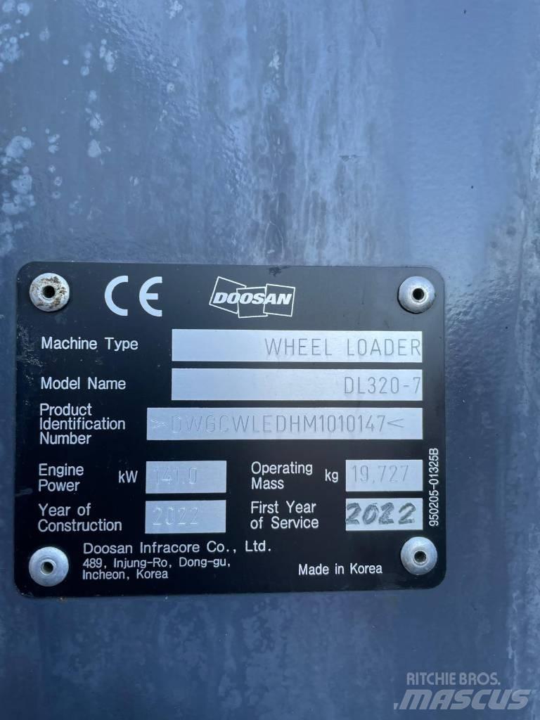 Doosan DL 320-7 轮式装载机