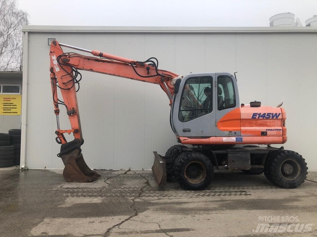 Fiat-Kobelco E 145 W 轮式挖掘机