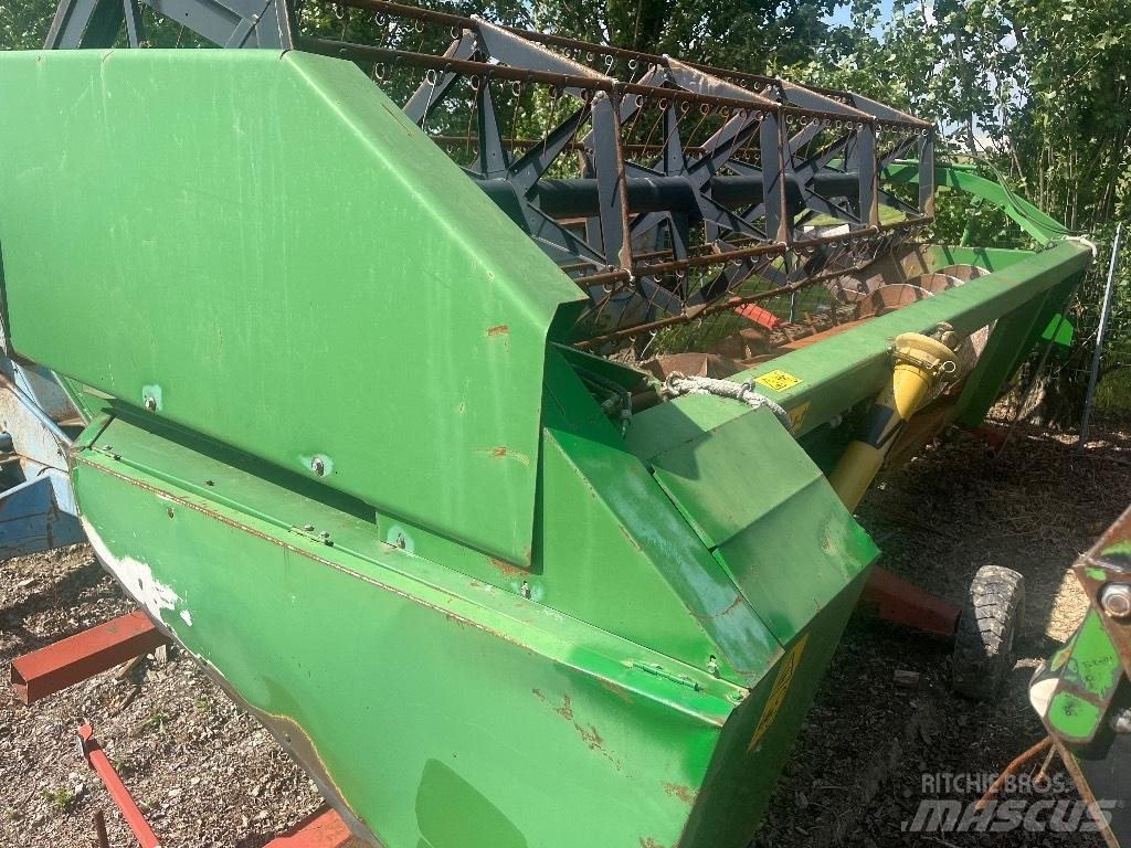 John Deere 2058 联合收割机