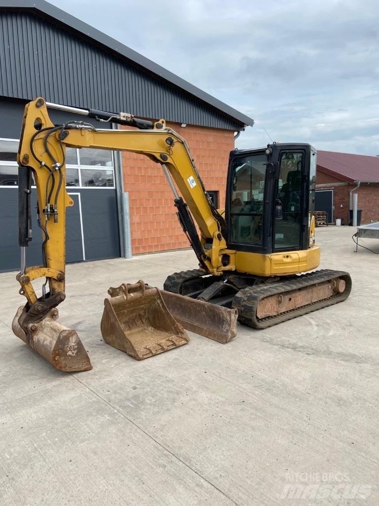 CAT 305 E2 小型挖掘机