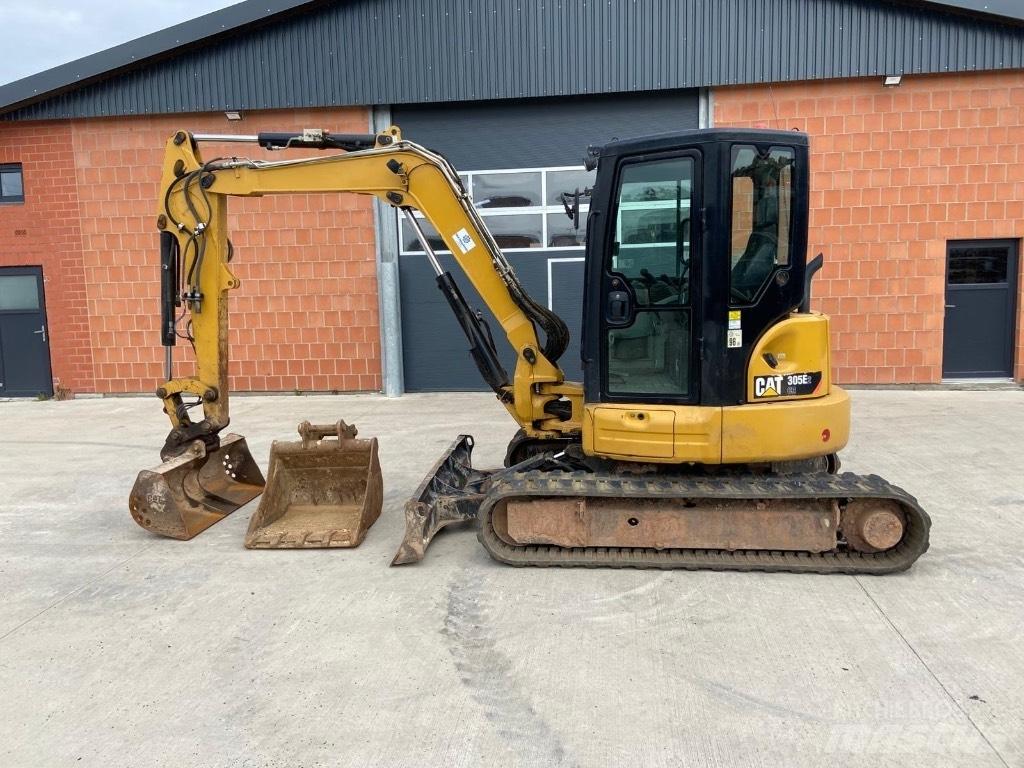CAT 305 E2 小型挖掘机