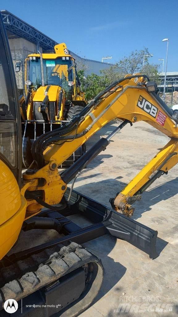 JCB 8035 ZTS 小型挖掘机