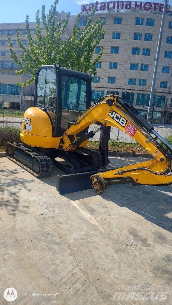 JCB 8035 ZTS 小型挖掘机