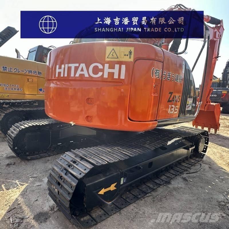 Hitachi ZX 135 履带挖掘机