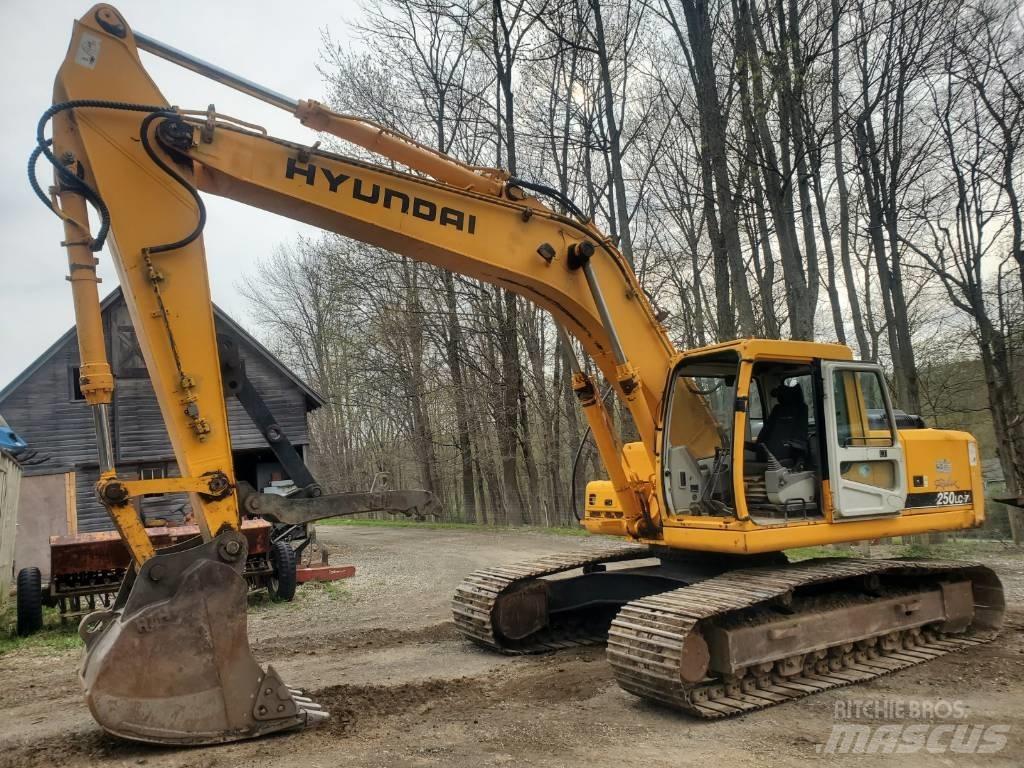 Hyundai R250LC-7 履带挖掘机