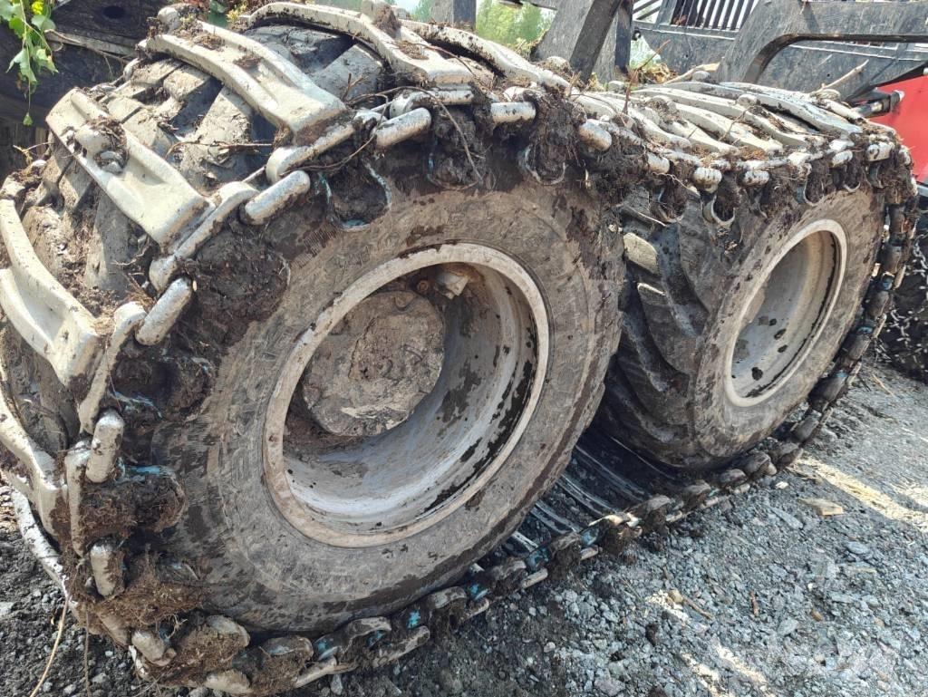 Komatsu 875 集运机