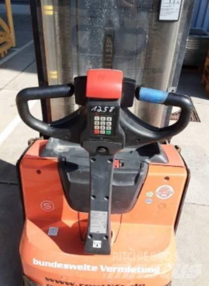 Toyota BT SWE 120L 手托盘堆垛机