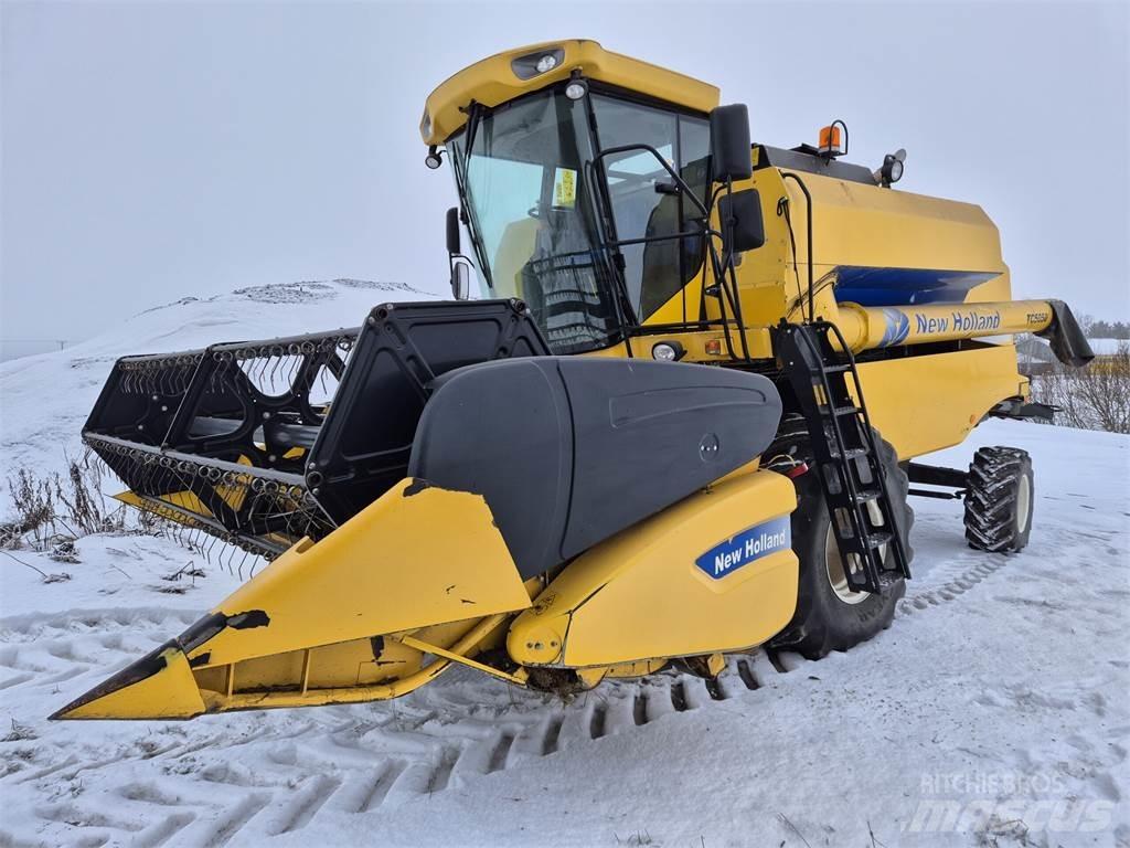New Holland TC5050 联合收割机