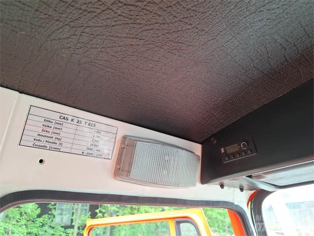 Tatra T 815 4X4 平板车