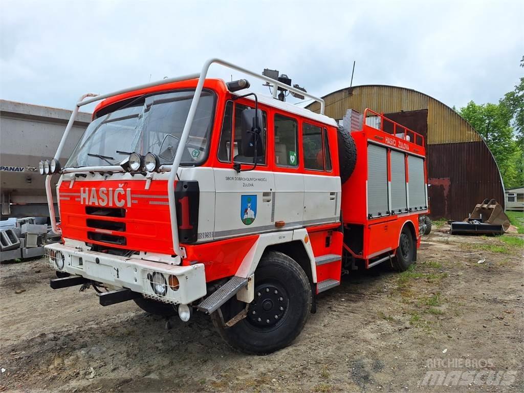 Tatra T 815 4X4 平板车