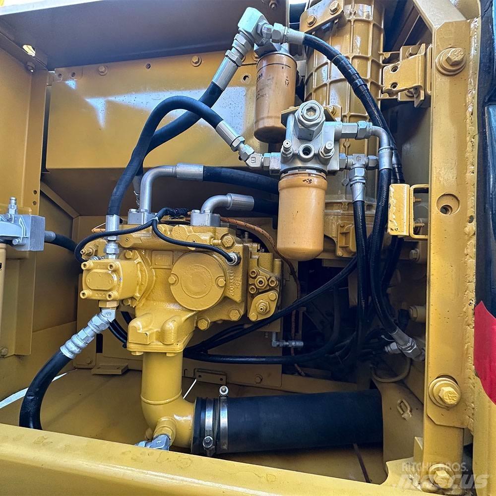 CAT 323 D 履带挖掘机