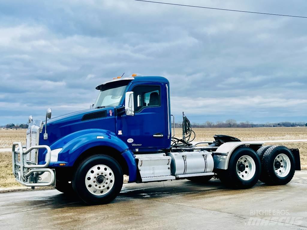 Kenworth T 880 牵引车