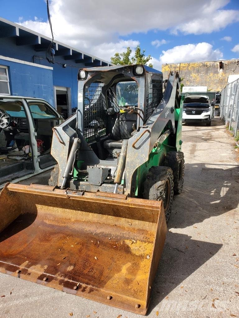 John Deere 314G 滑移装载机