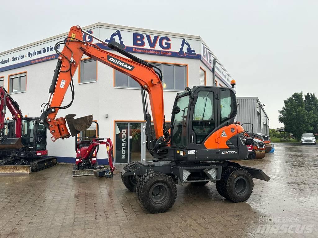 Doosan DX 57 W-5 轮式挖掘机