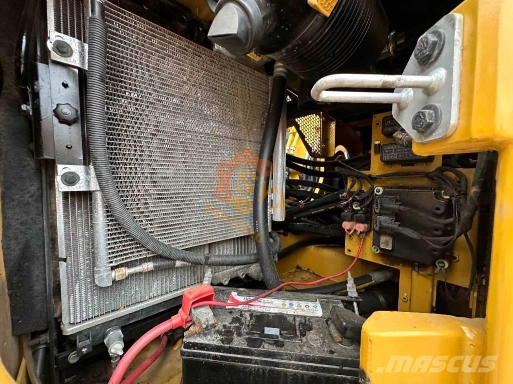 CAT 310 履带挖掘机