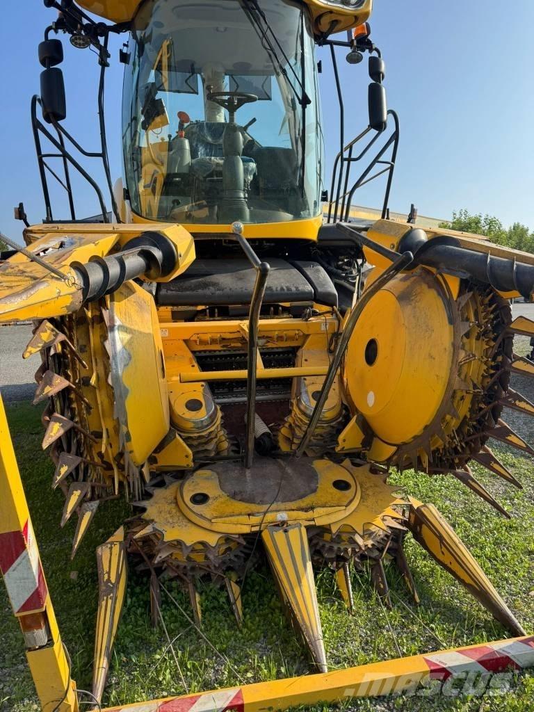 New Holland FR 600 自走式青贮饲料收割机