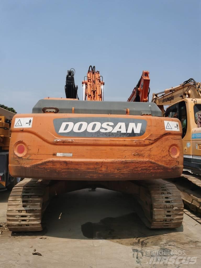 Doosan DX 300 LC--9C 履带挖掘机