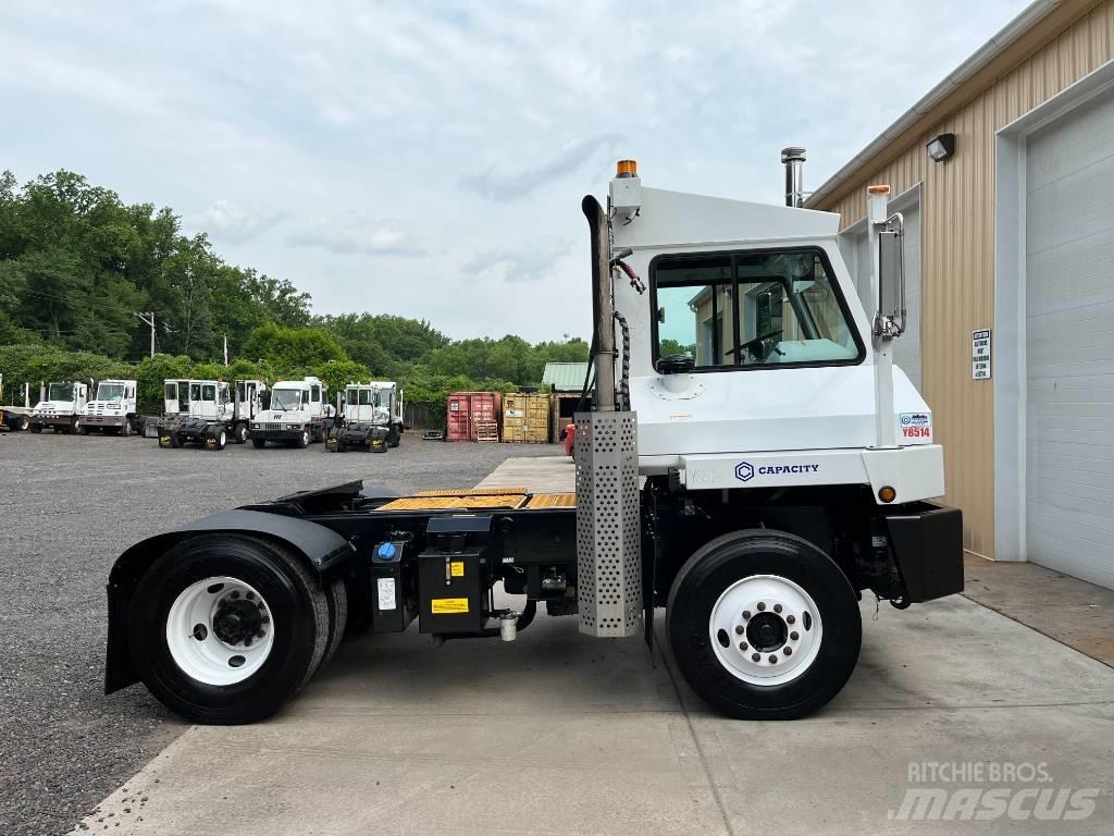 Capacity TJ5000 码头牵引车