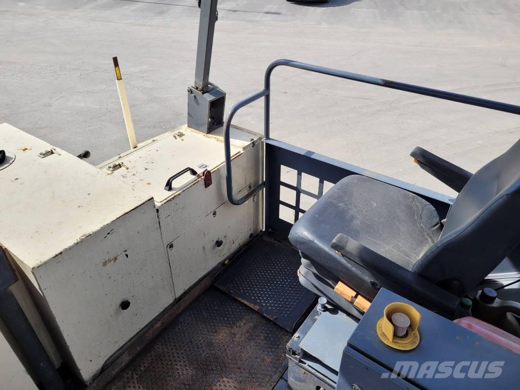 ABG Titan 326 沥青摊铺机