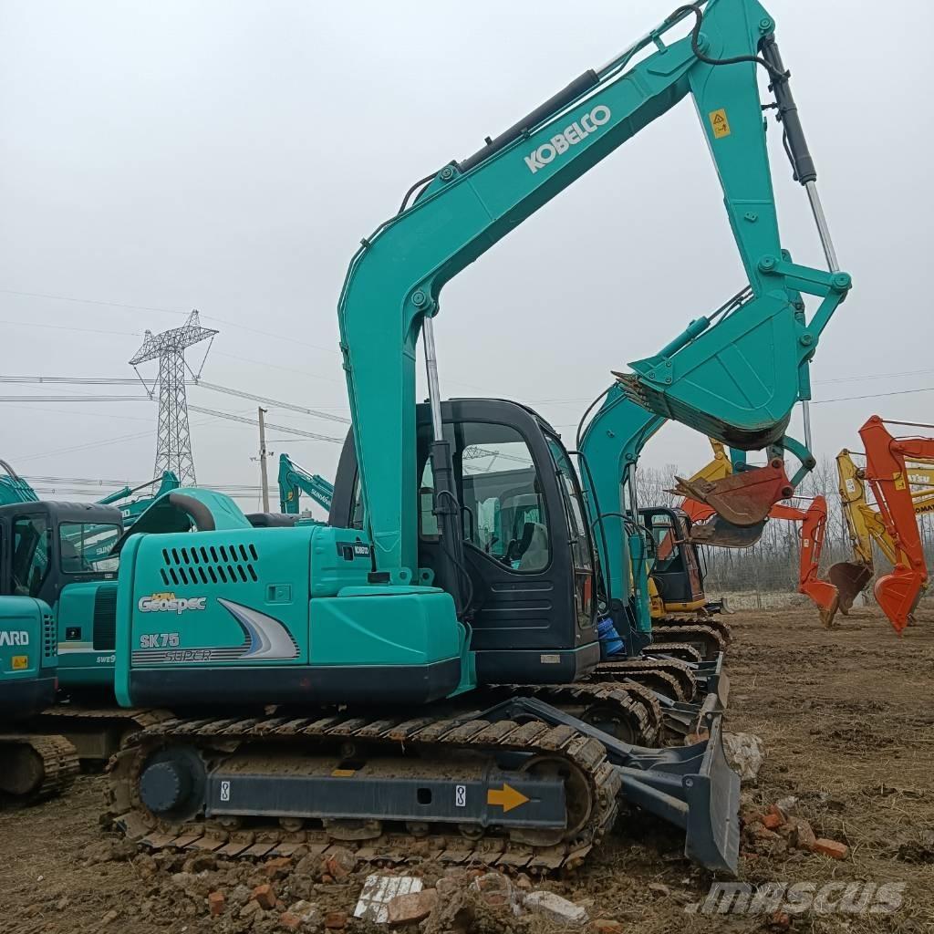 Kobelco SK75-8 中型挖掘机
